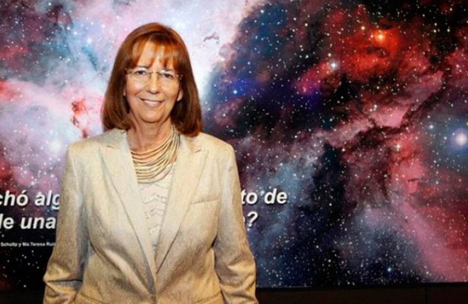 Astrónoma chilena María Teresa Ruiz recibe premio para mujeres en la ciencia otorgado por la UNESCO en conjunto con la Fundación L’Oréal