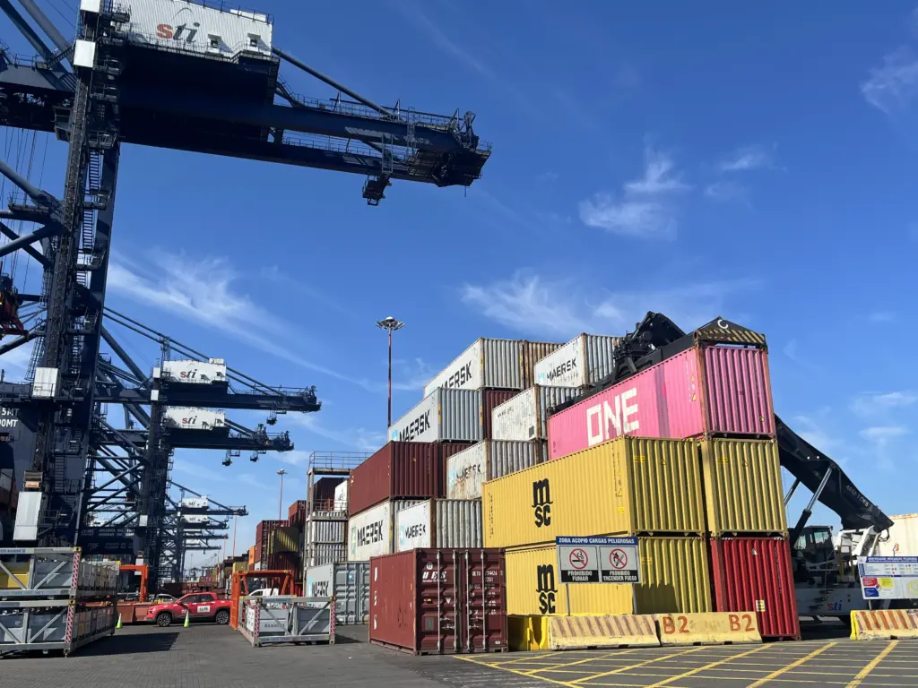 智利《马卡Puerto Exterior: Chile atrae a los principales actores globales